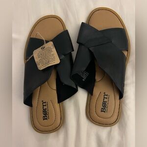 Born Black and Tan Slide Sandals NEW Sz 8